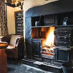 Wild Boar Estate Inn 4*