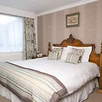 Wild Boar Estate Inn 4*