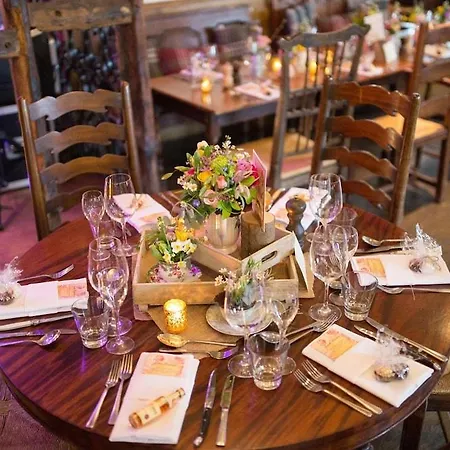Wild Boar Estate Inn 4*